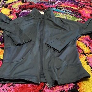 Slight worn fits more like a woman’s small